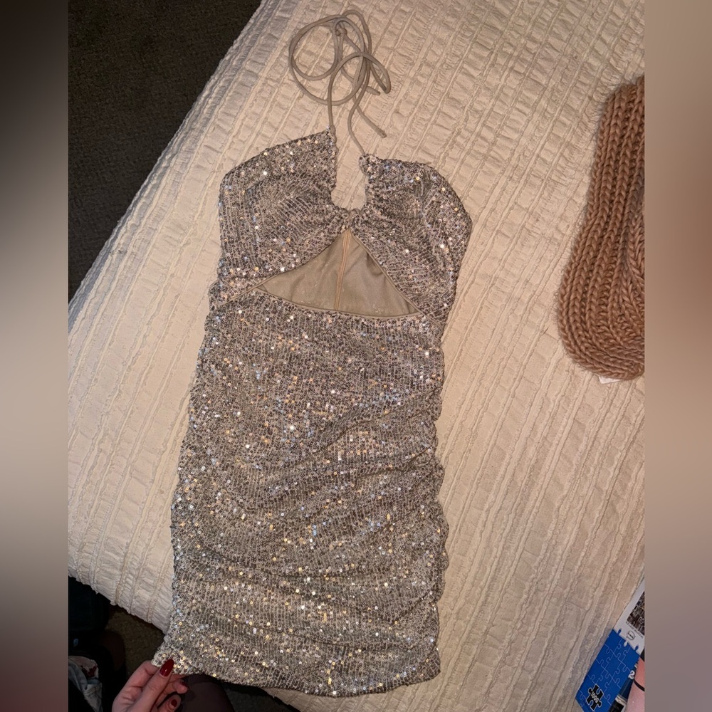 Super cute mini sparkly dress!
